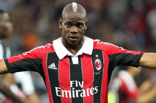 Mario Balotelli con la maglia del Milan