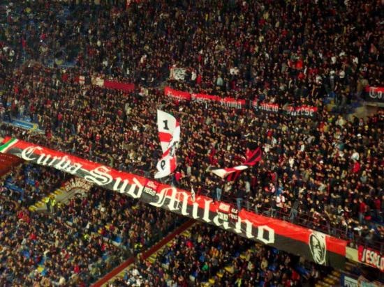 curva tifosi milan