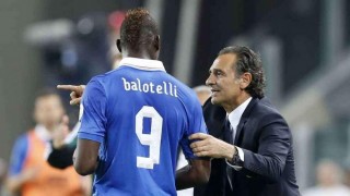 Balotelli e Prandelli (foto media.meltybuzz.it)