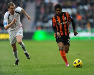 Douglas Costa: (fonte foto:stretfordendarising.com)