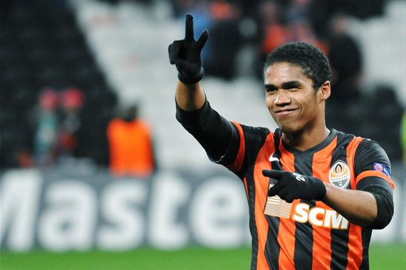 Douglas Costa: (fonte foto: en.wikipedia.org)