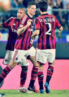 Immagine del profilo della pagina facebook 'We Are ACMilan #1899'