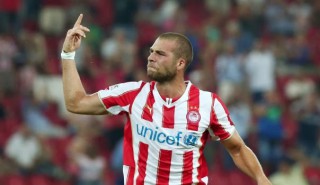 Kasami in azione con l'Olympiakos, fonte foto redvoice.gr
