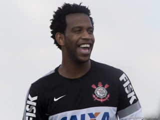 Gil, difensore del Timao (fonte foto:generazioneditalenti.forumfree.it)