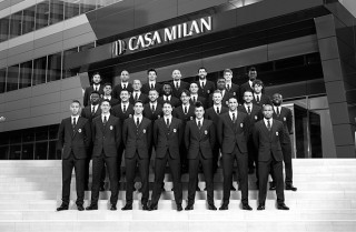 Nuova divisa D&G per il Milan fonte foto www.dolcegabbana.it