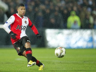 Tonny de Vilhena, centrocampista del Feyenoord - fonte www.rijnmond.nl
