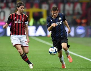 Kovacic contro Montolivo nell'ultimo derby (fonte foto: www.gettyimages.com)