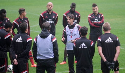 Pippo Inzaghi durante l'allenamento a Milanello (acmilan.com)
