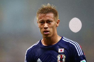 Keisuke Honda con la maglia del Giappone (fonte foto: www.chroniclelive.co.uk)
