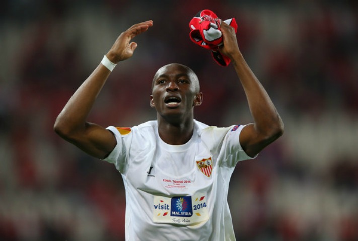 Stephan M'Bia, centrocampista del Siviglia (Fonte: www.calcioweb.eu) 