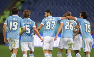I giocatori della Lazio festeggiano un gol (fonte: zimbio.com)