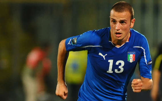 Luca Antonelli con la maglia Azzurra (fonte foto: mercafichajes.es)