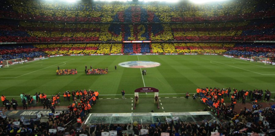 La spettacolare coreografia del Camp Nou (gianlucadimarzio.com)