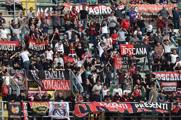 I tifosi rossoneri in trasferta (zimbio.com)