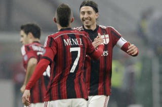 Menez e Montolivo esultano dopo un gol (Fonte: bleacherreport.com) 