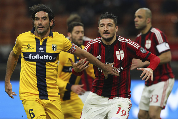 Salvatore Bocchetti in azione contro il Parma - fonte www.zimbio.com