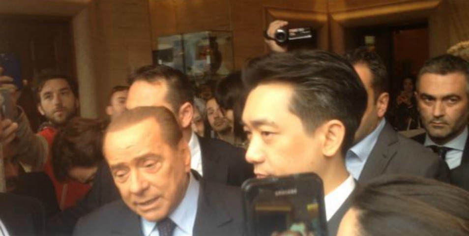 Silvio Berlusconi e Mr. Bee al Park Hyatt Hotel (Fonte: gazzetta.it) 
