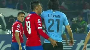 La "toccatina" di Jara a Cavani, fonte foto stopandgol.net