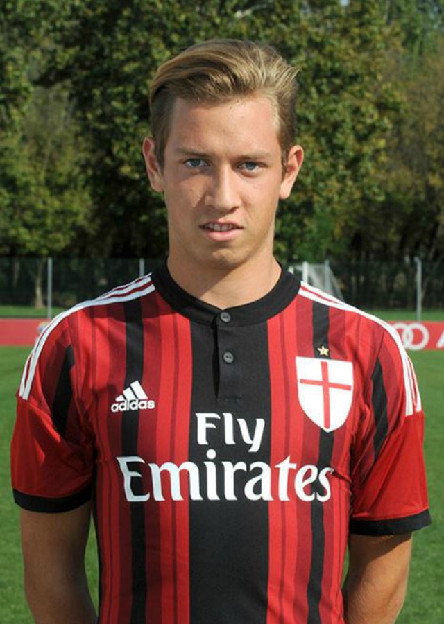 Vittorio Vigolo, attaccante degli allievi rossoneri (Fonte: twitter.com) 