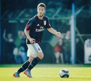 Andrea Bertolacci, centrocampista rossonero (Fonte: twitter Andrea Bertolacci)