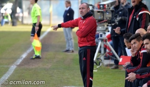 Cristian Brocchi, tecnico della Primavera rossonera (acmilan.com)