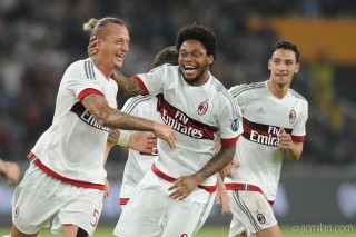 Philippe Mexes e Luiz Adriano (acmilan.com)