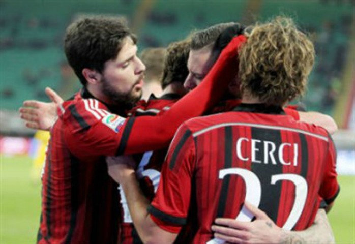 Destro, Cerci e Menez esultano dopo un gol (Fonte: news.superscommesse.it) 