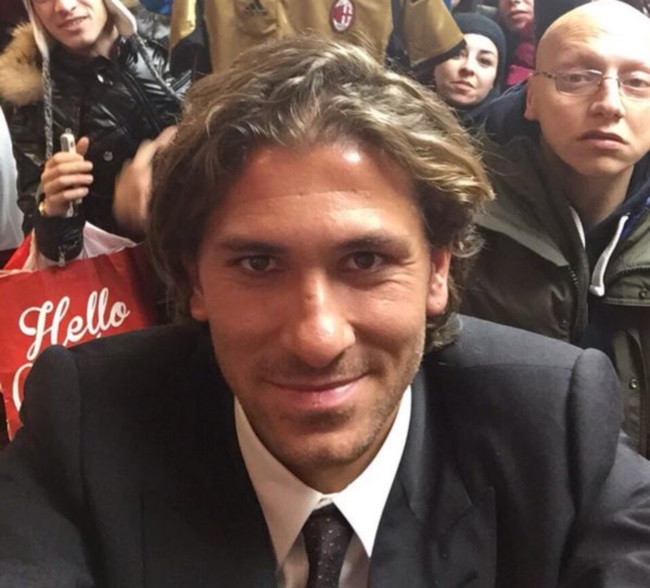 Alessio Cerci selfie a Casa Milan, fonte foto Twitter Alessio Cerci