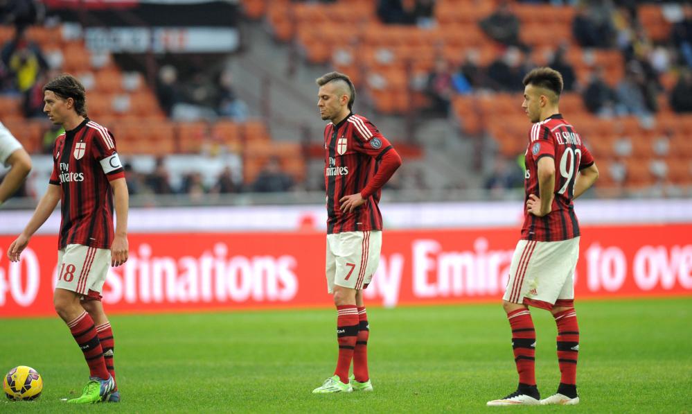 La delusione di Montolivo, Menez ed El Shaarawy dopo la sconfitta contro l'Atalanta - fonte www.sportmediaset.it