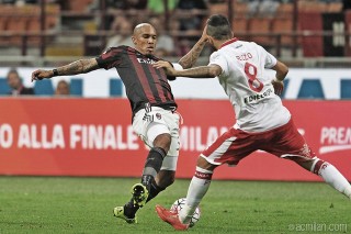 De Jong in azione, fonte foto acmilan.com