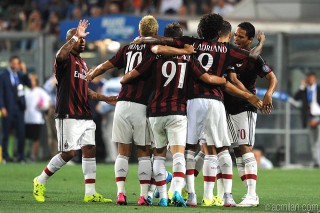 I rossoneri festeggiano dopo un gol, fonte foto acmilan.com
