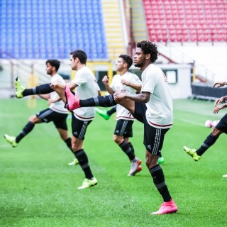 Luiz Adriano nell'allenamento di ieri a San Siro (fonte foto: Twitter)