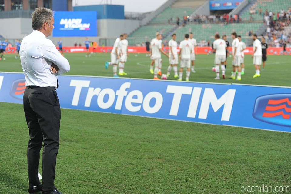 Mihajlovic a bordo campo, fonte acmilan.com