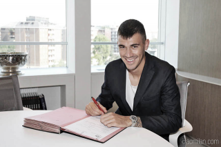 Romagnoli firma il contratto