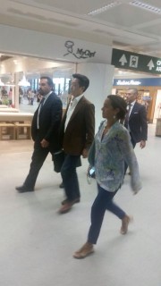 Bee Taechaubol all'aeroporto di Malpensa (fonte foto: I Love Calcio, official Twitter account)