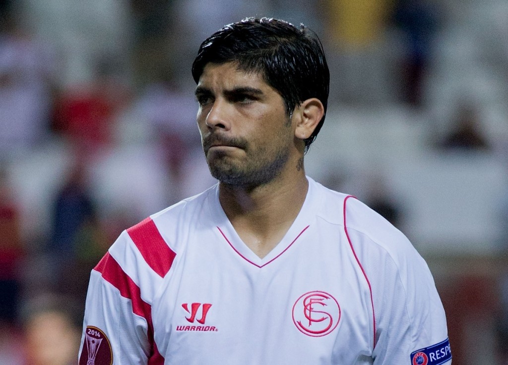 Ever Banega, centrocampista dell'Inter, qui con la maglia del Siviglia