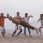 Il gol di Aldo in "Tre uomini e una gamba", foto nonciclopedia.wikia.com