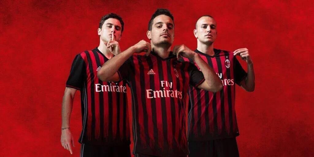 Maglia del Milan per la stagione 2016/2017