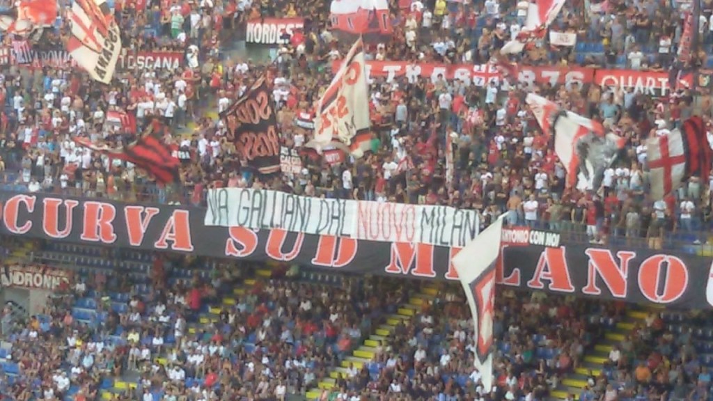 Foto Galliani tifosi Curva Sud