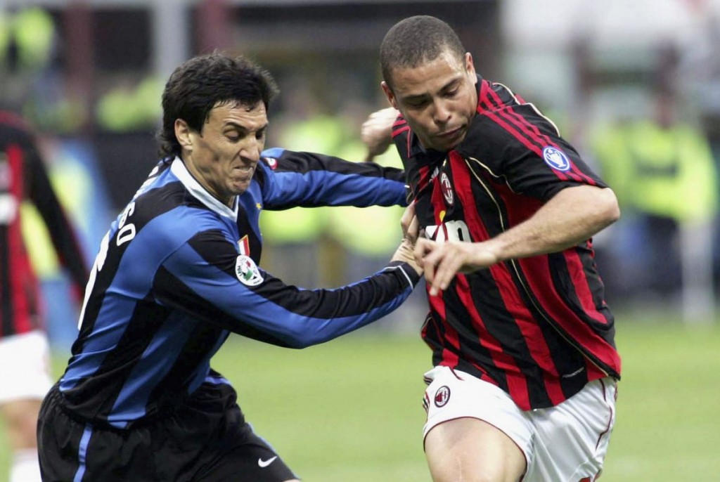 Burdisso Ronaldo Inter-Milan 2007