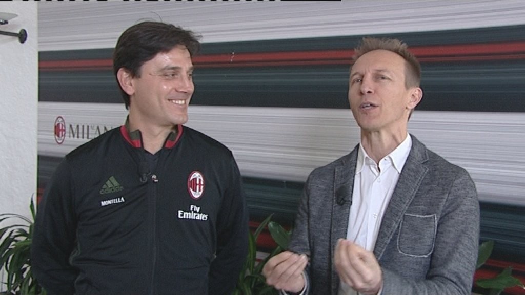 L'allenatore del Milan Vincenzo Montella e Cristiano Militello a Striscia la Notizia, foto Twitter Militello