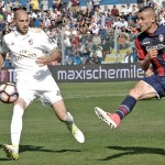 Gabriel Paletta, in azione durante Crotone-Milan, foto acmilan.com