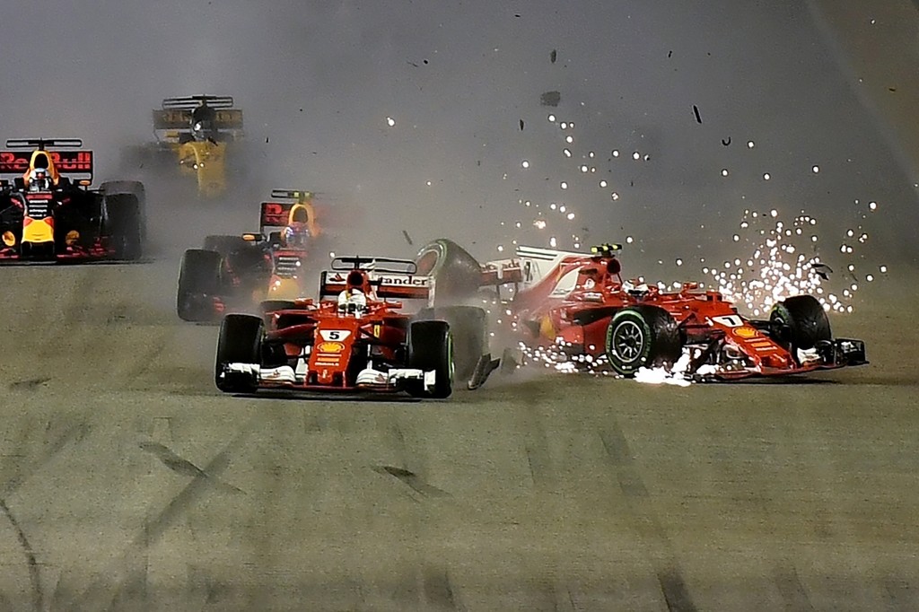 L'incidente a Singapore che ha messo fuori gara le Ferrari, Getty Images
