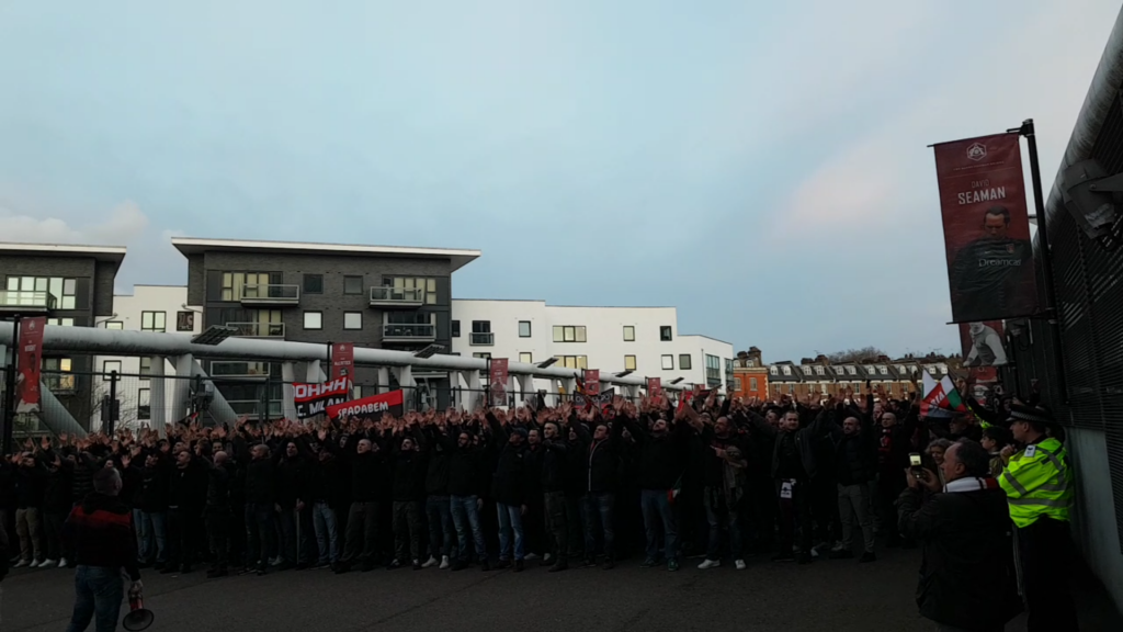 La Curva Sud a Londra (Pianetamilan.it)