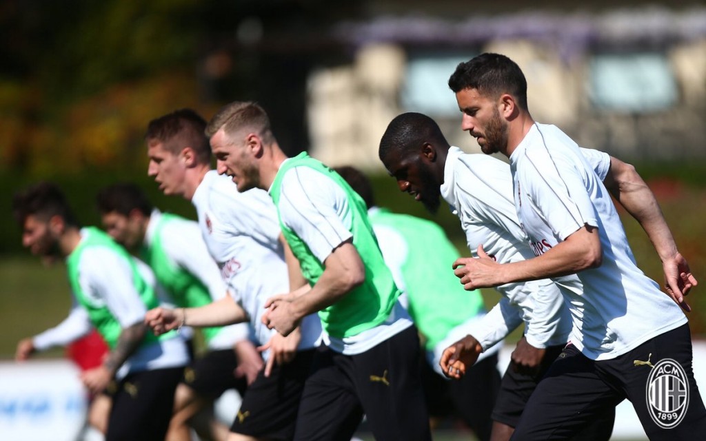 Il Milan si allena a Milanello, foto Twitter Musacchio