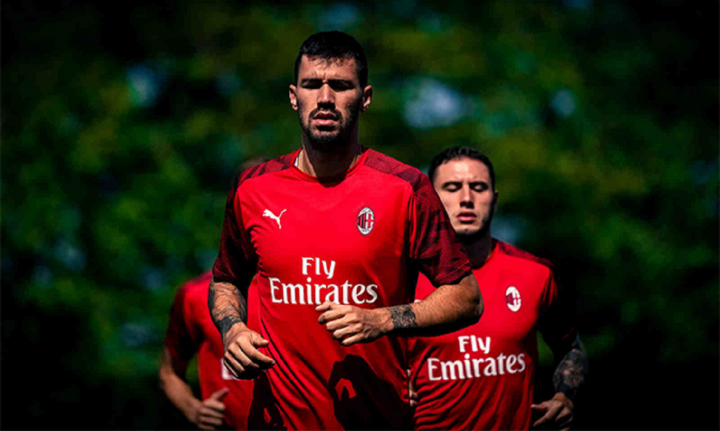 Romagnoli e Calabria a Milanello, @acmilan