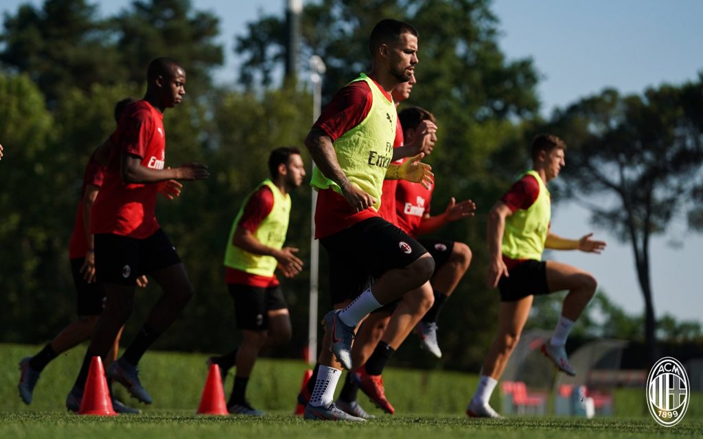 Il Milan si allena a Milanello, @acmilan