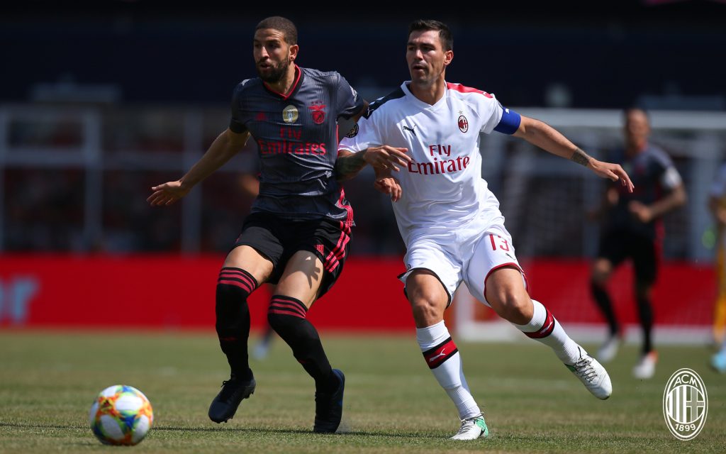 Taarabt Romagnoli Milan-Benfica