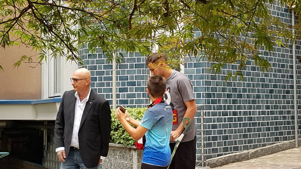 Theo Hernandez, uscita dalla clinica