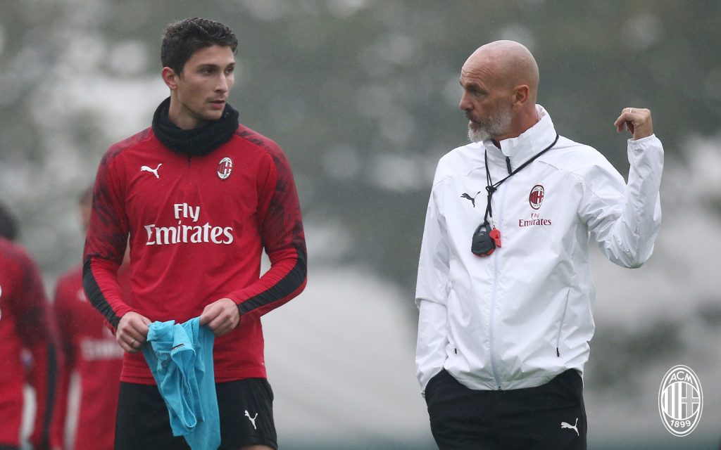 Caldara Pioli allenamento Milan Milanello